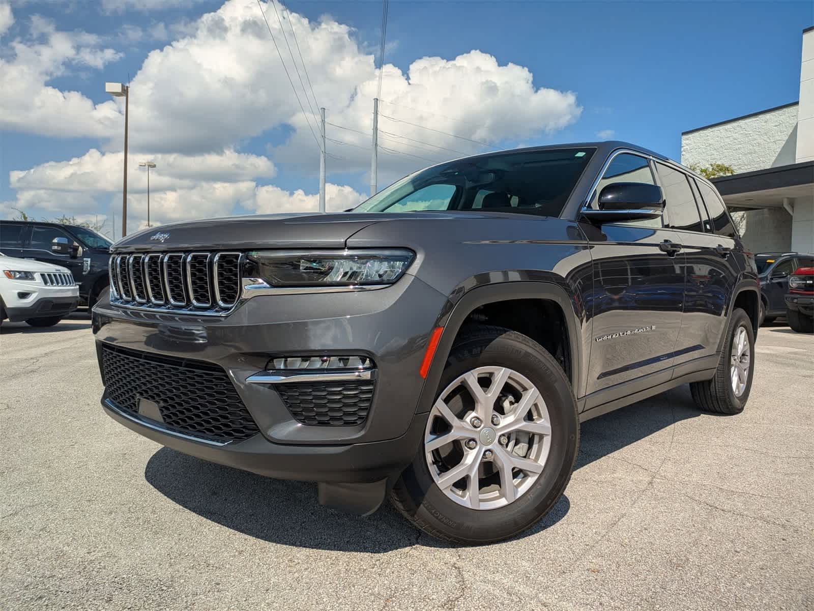 Thumbnail: 2022 Jeep Grand Cherokee - 1