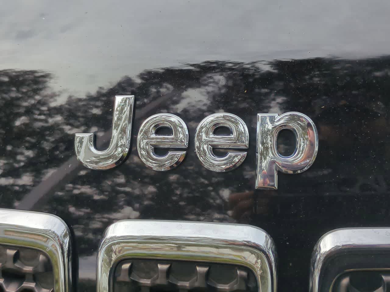Thumbnail: 2020 Jeep Cherokee - 12