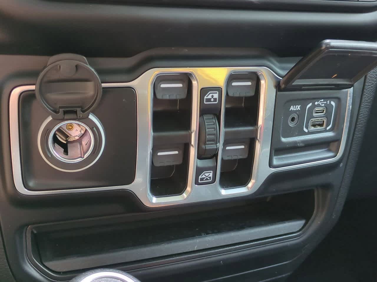 2023 Jeep Wrangler Sport S 30