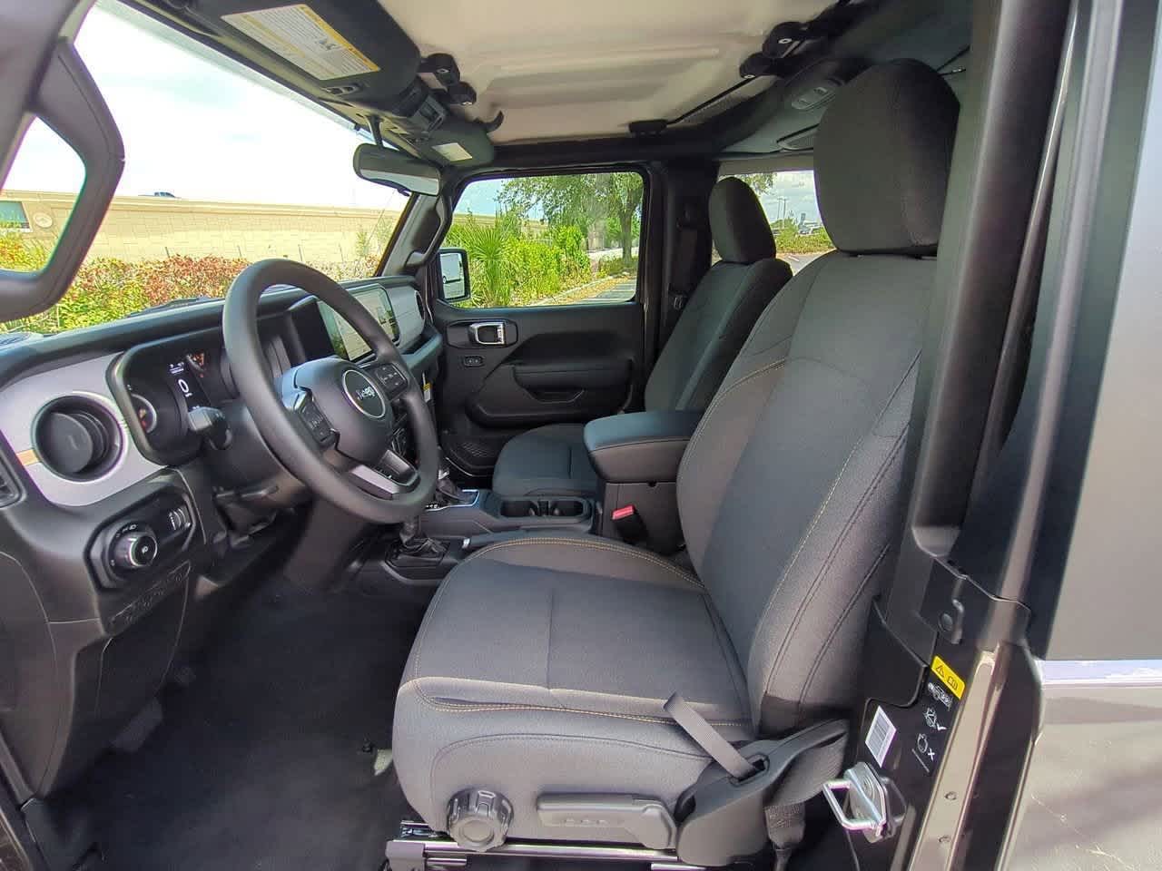 Thumbnail: 2025 Jeep Wrangler - 17