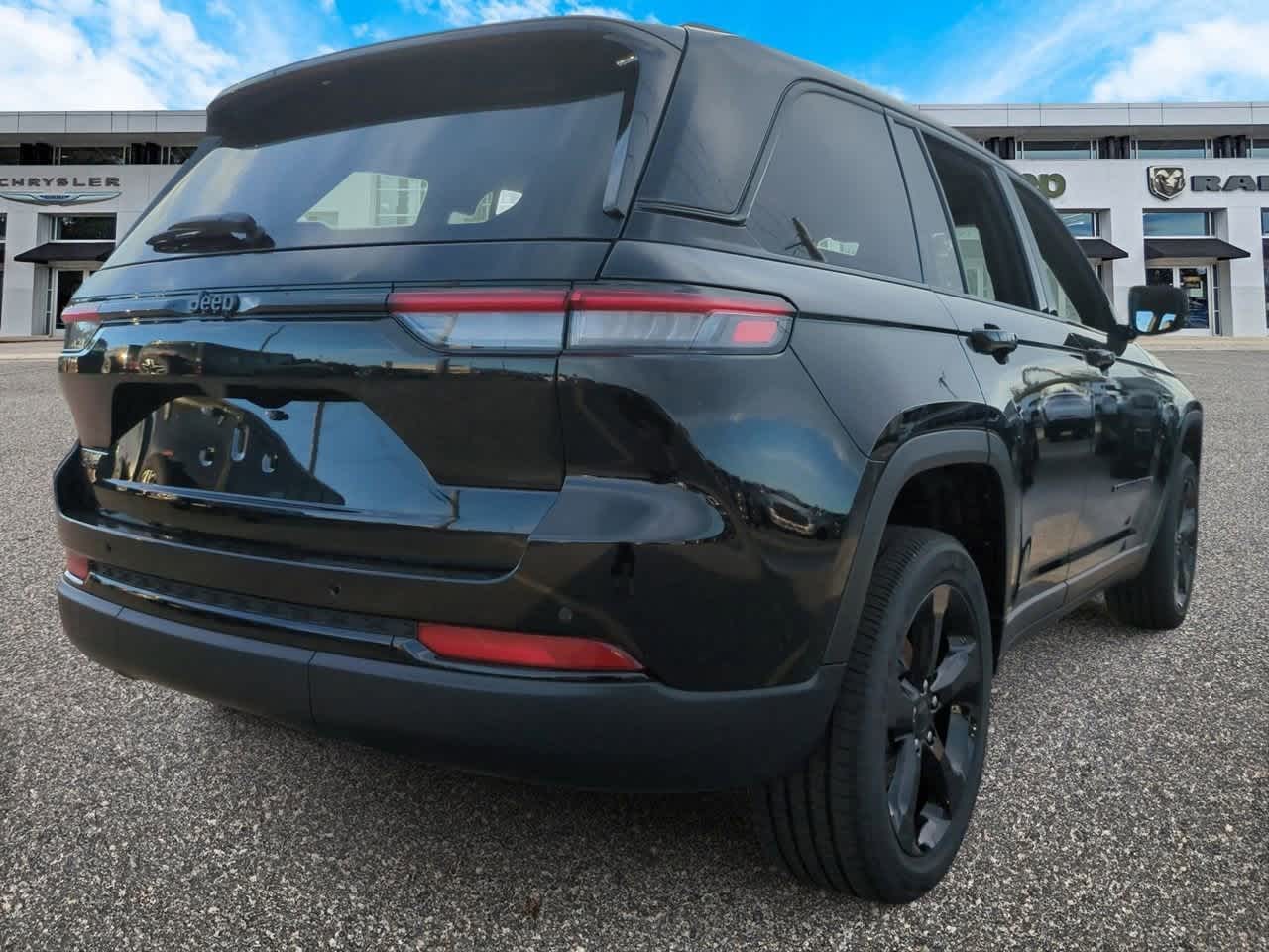 Thumbnail: 2025 Jeep Grand Cherokee - 8