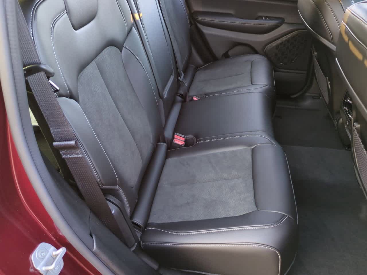 Thumbnail: 2025 Jeep Grand Cherokee - 22