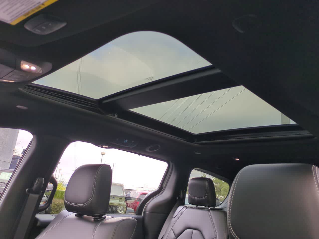 Thumbnail: 2026 Chrysler Pacifica - 20