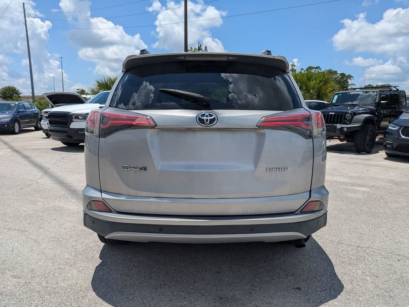 Thumbnail: 2017 Toyota RAV4 - 5