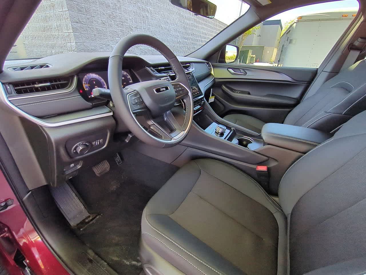 Thumbnail: 2025 Jeep Grand Cherokee L - 10