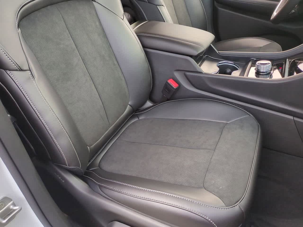 Thumbnail: 2025 Jeep Grand Cherokee - 23