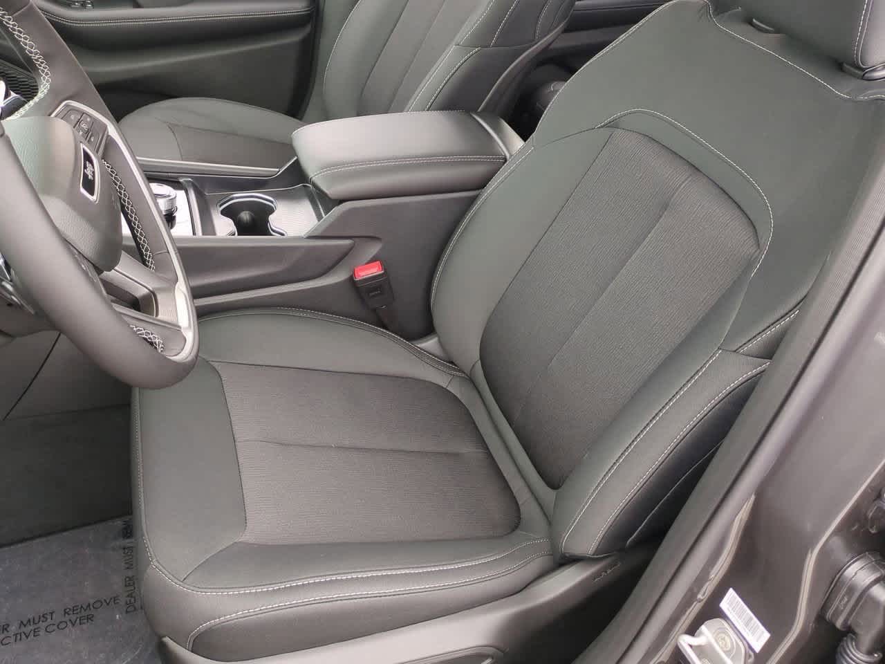 Thumbnail: 2025 Jeep Grand Cherokee L - 17