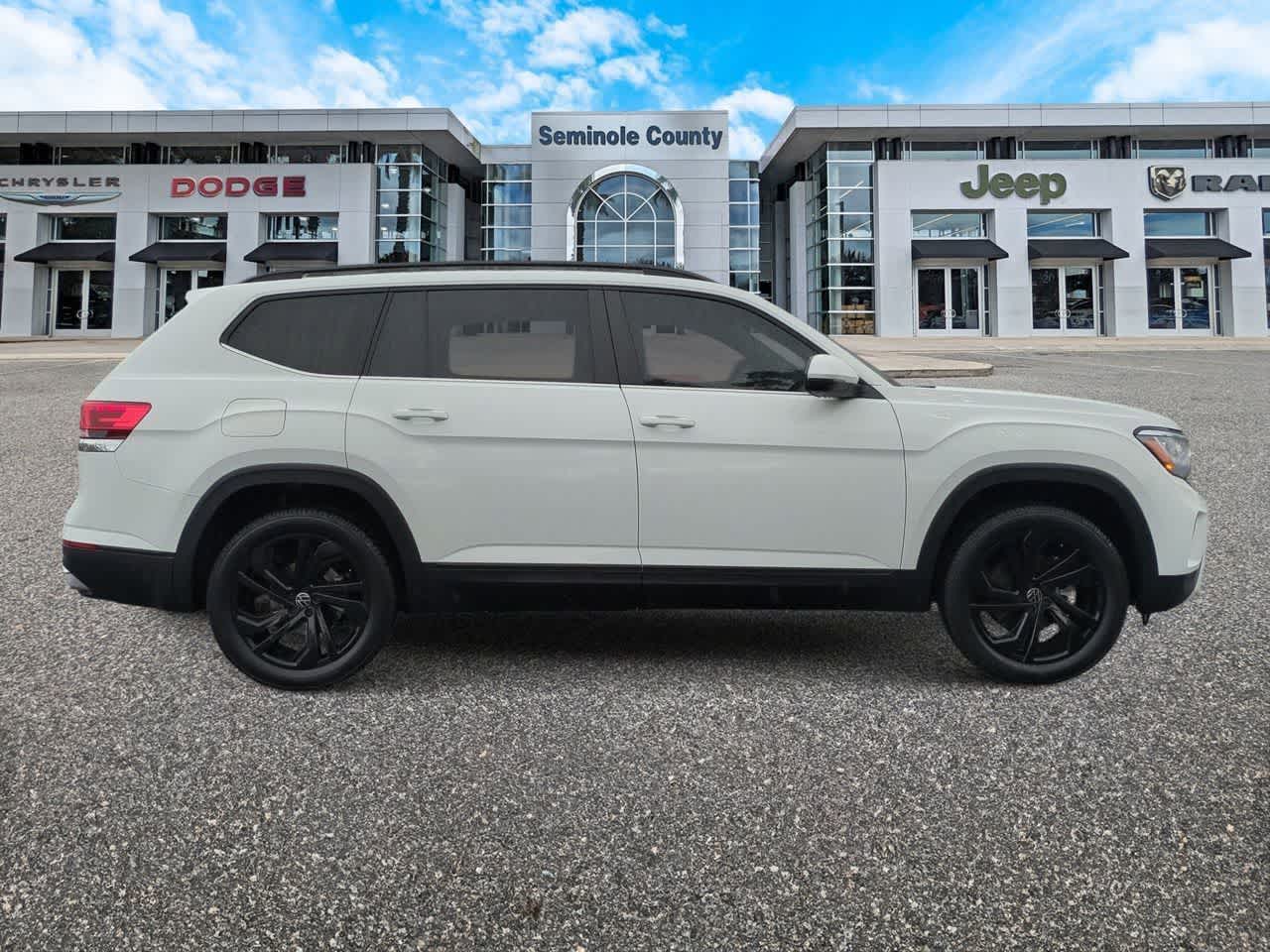 Thumbnail: 2023 Volkswagen Atlas - 9