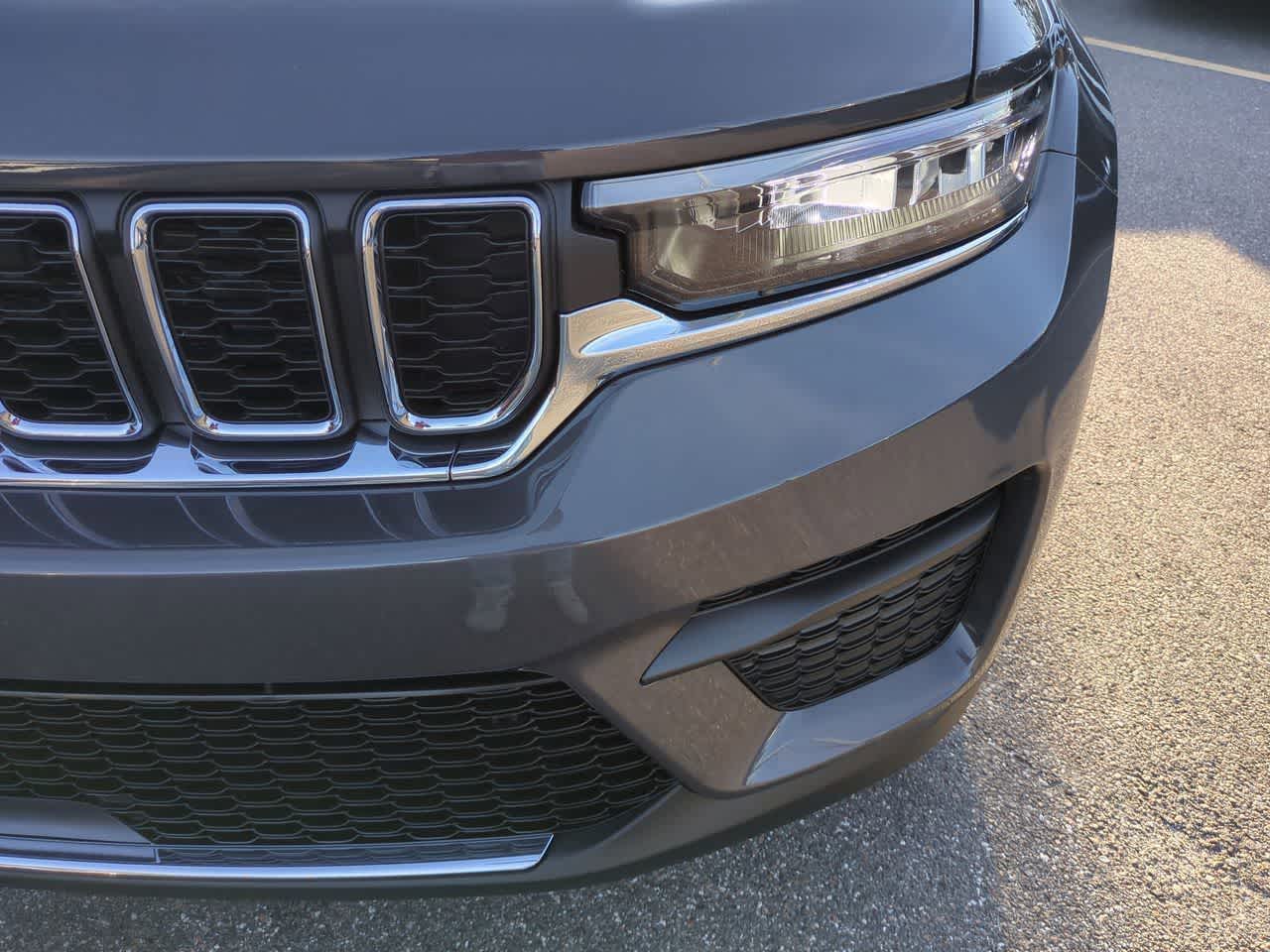 Thumbnail: 2025 Jeep Grand Cherokee - 11