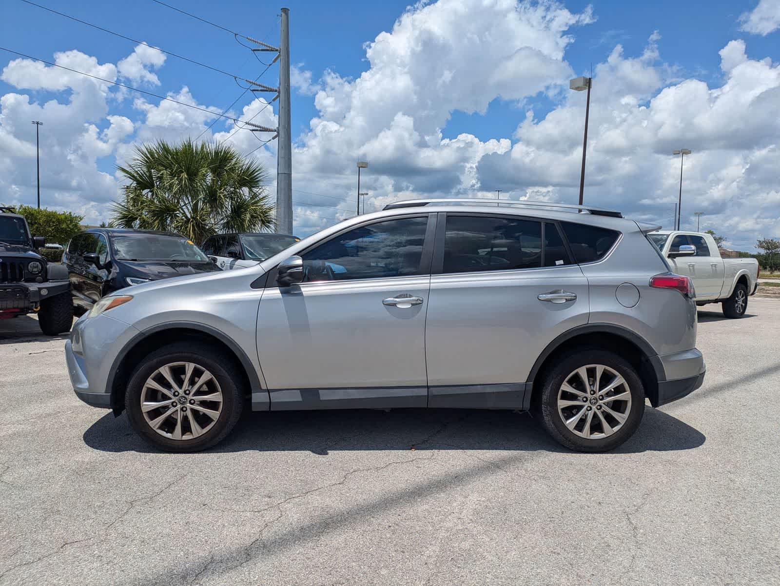 Thumbnail: 2017 Toyota RAV4 - 7