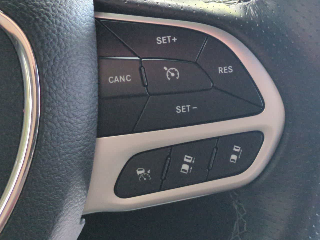 Thumbnail: 2020 Jeep Grand Cherokee - 26