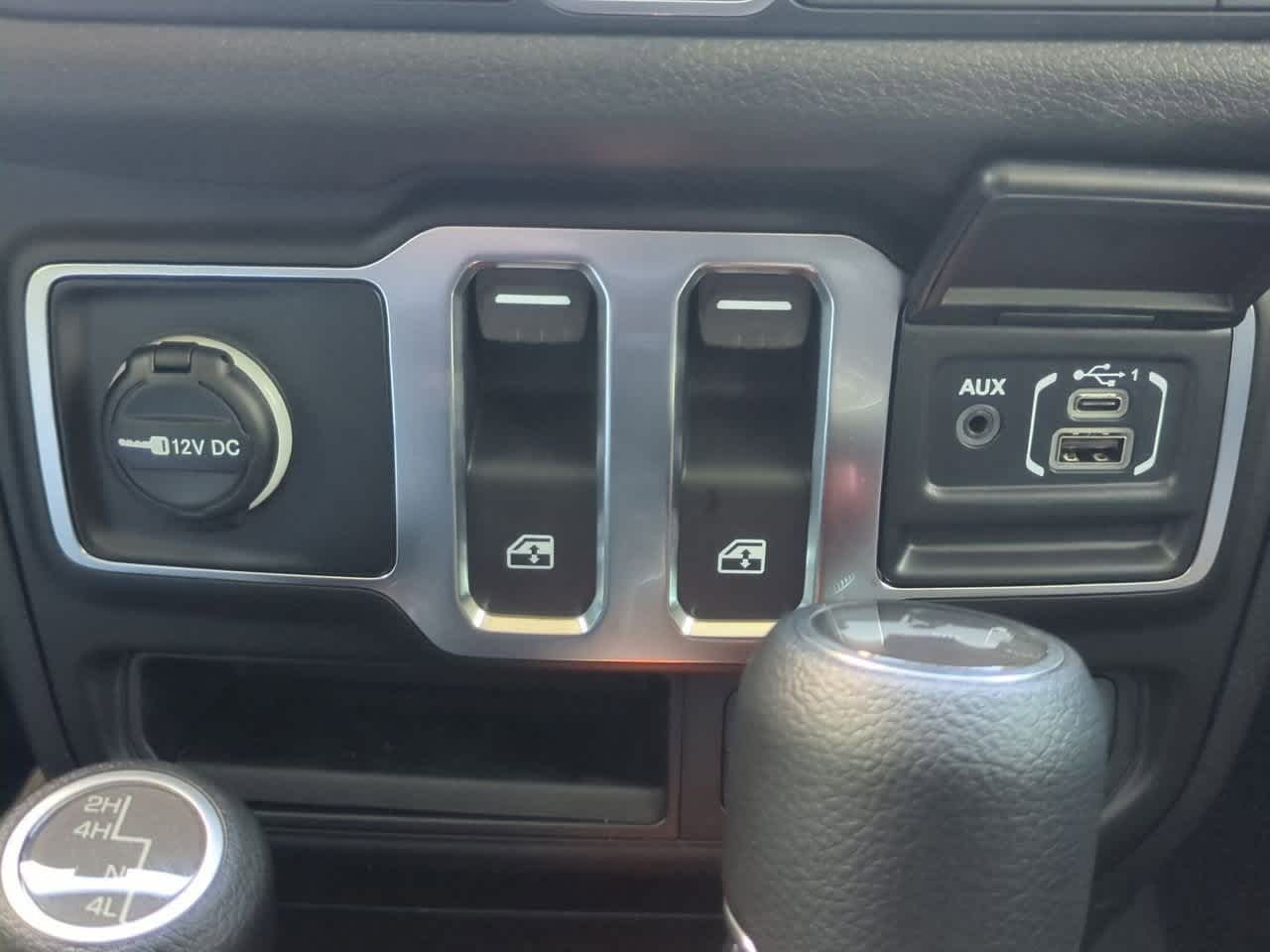 Thumbnail: 2025 Jeep Wrangler - 30