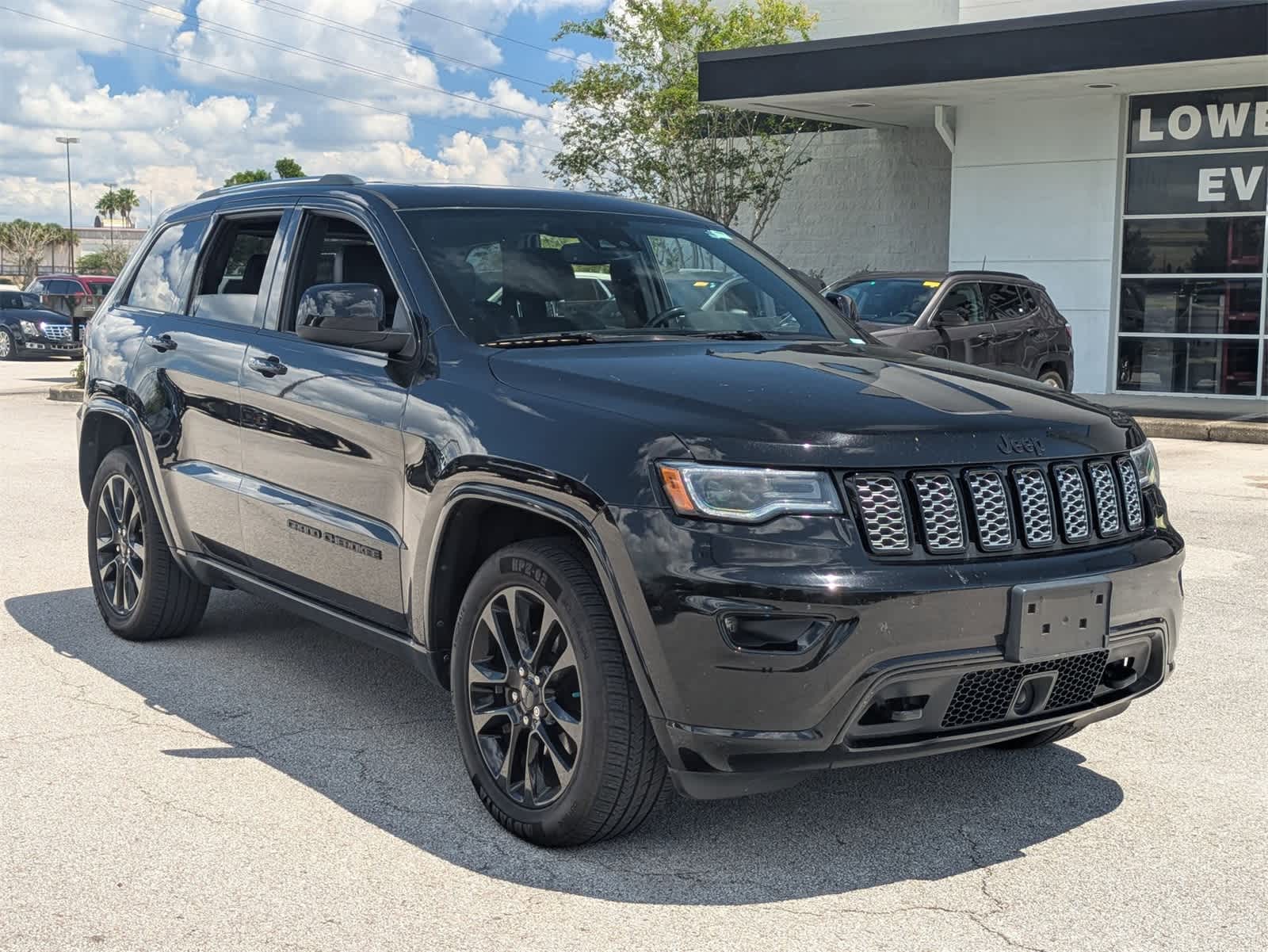 Thumbnail: 2020 Jeep Grand Cherokee - 3