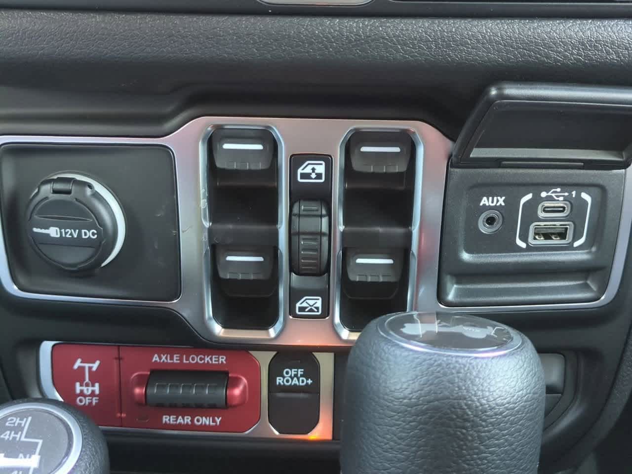 Thumbnail: 2025 Jeep Wrangler - 31