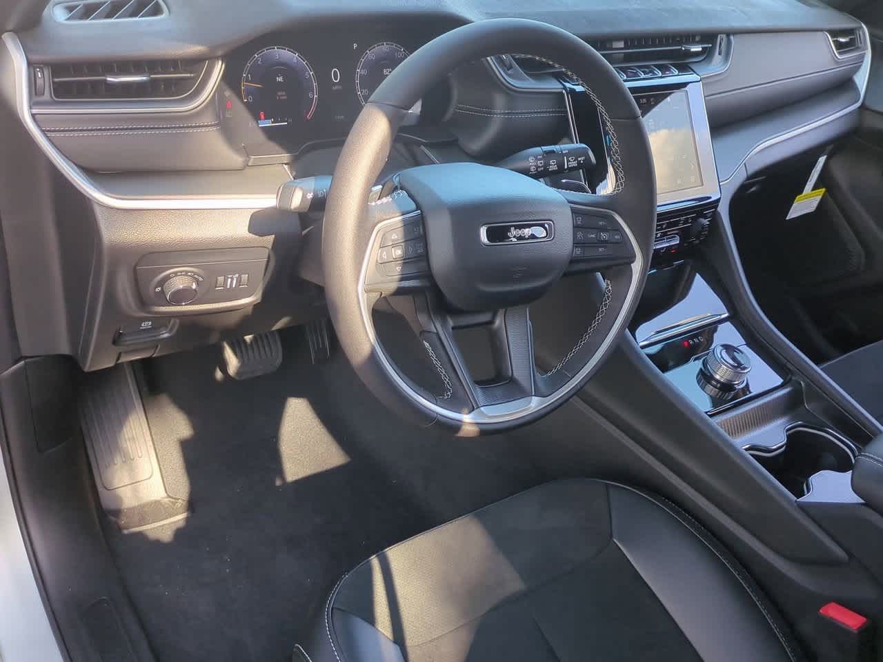 Thumbnail: 2025 Jeep Grand Cherokee L - 10