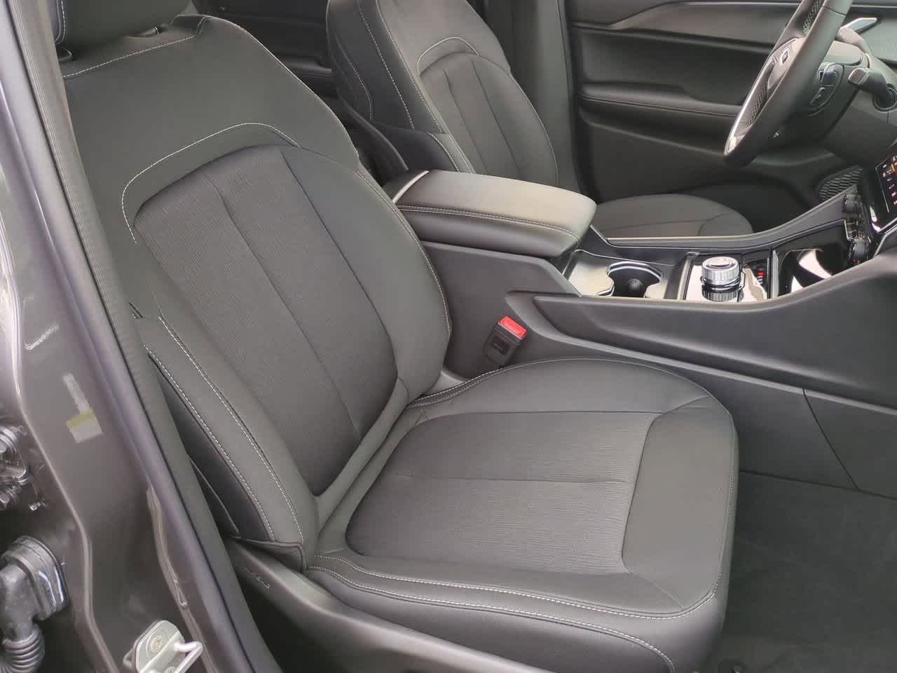 Thumbnail: 2025 Jeep Grand Cherokee - 23