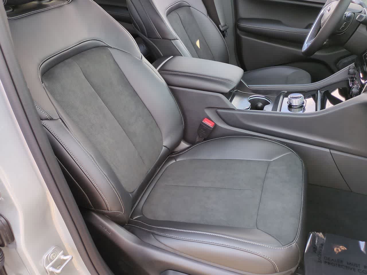 Thumbnail: 2025 Jeep Grand Cherokee - 23