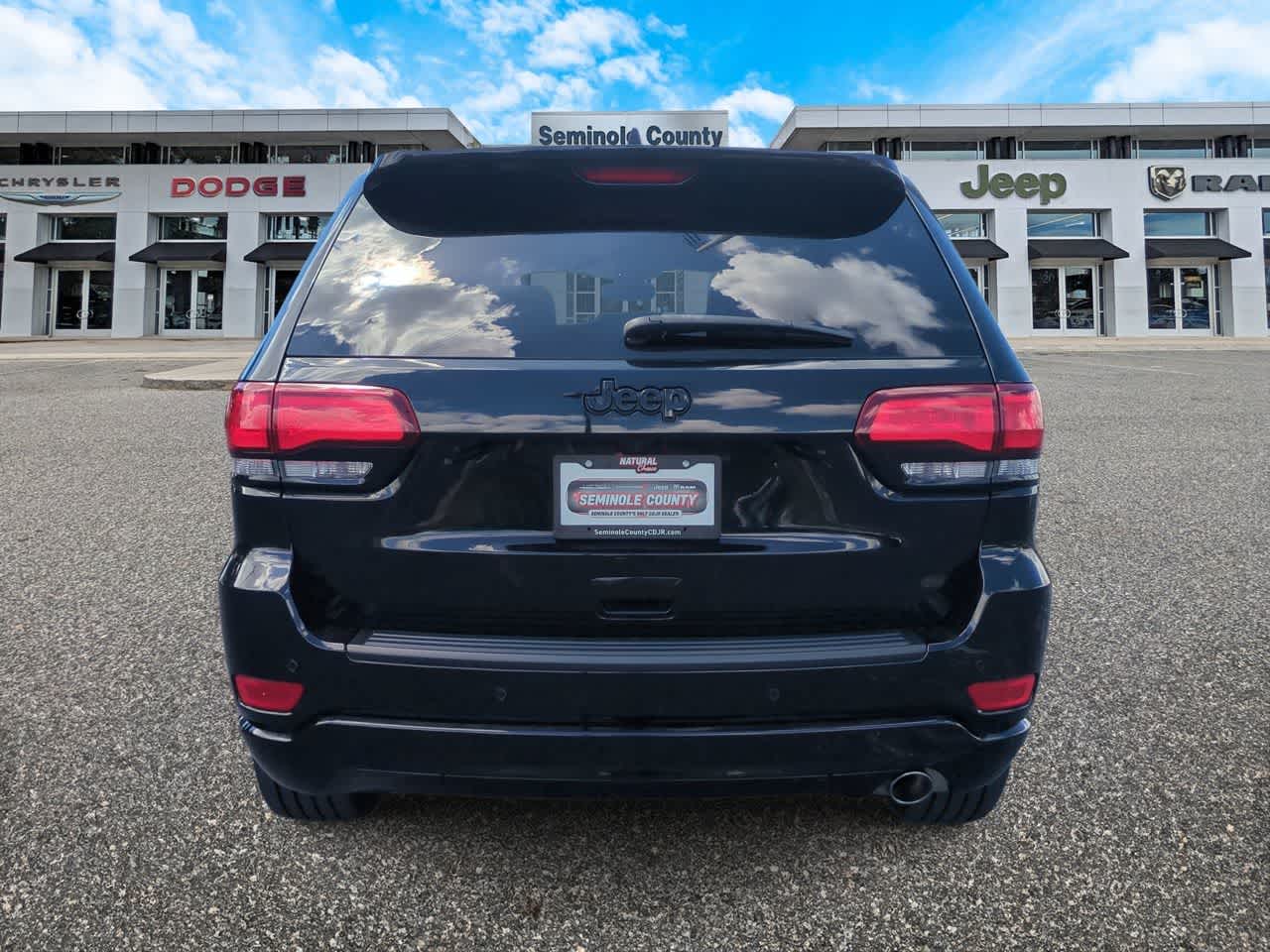 Thumbnail: 2022 Jeep Grand Cherokee - 7