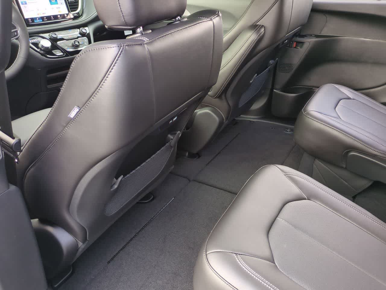 Thumbnail: 2026 Chrysler Pacifica - 19