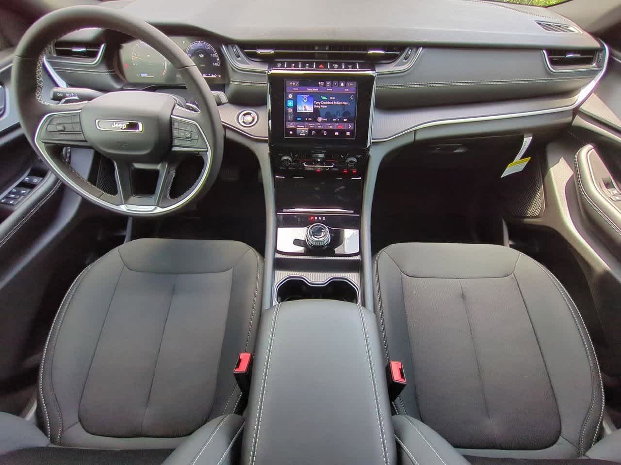 2025 Jeep Grand Cherokee L Laredo 16