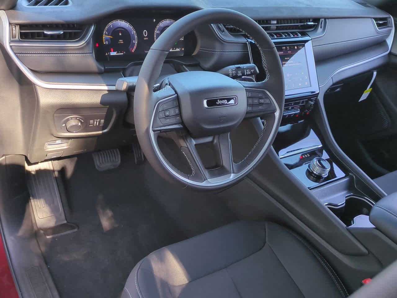 Thumbnail: 2025 Jeep Grand Cherokee - 10