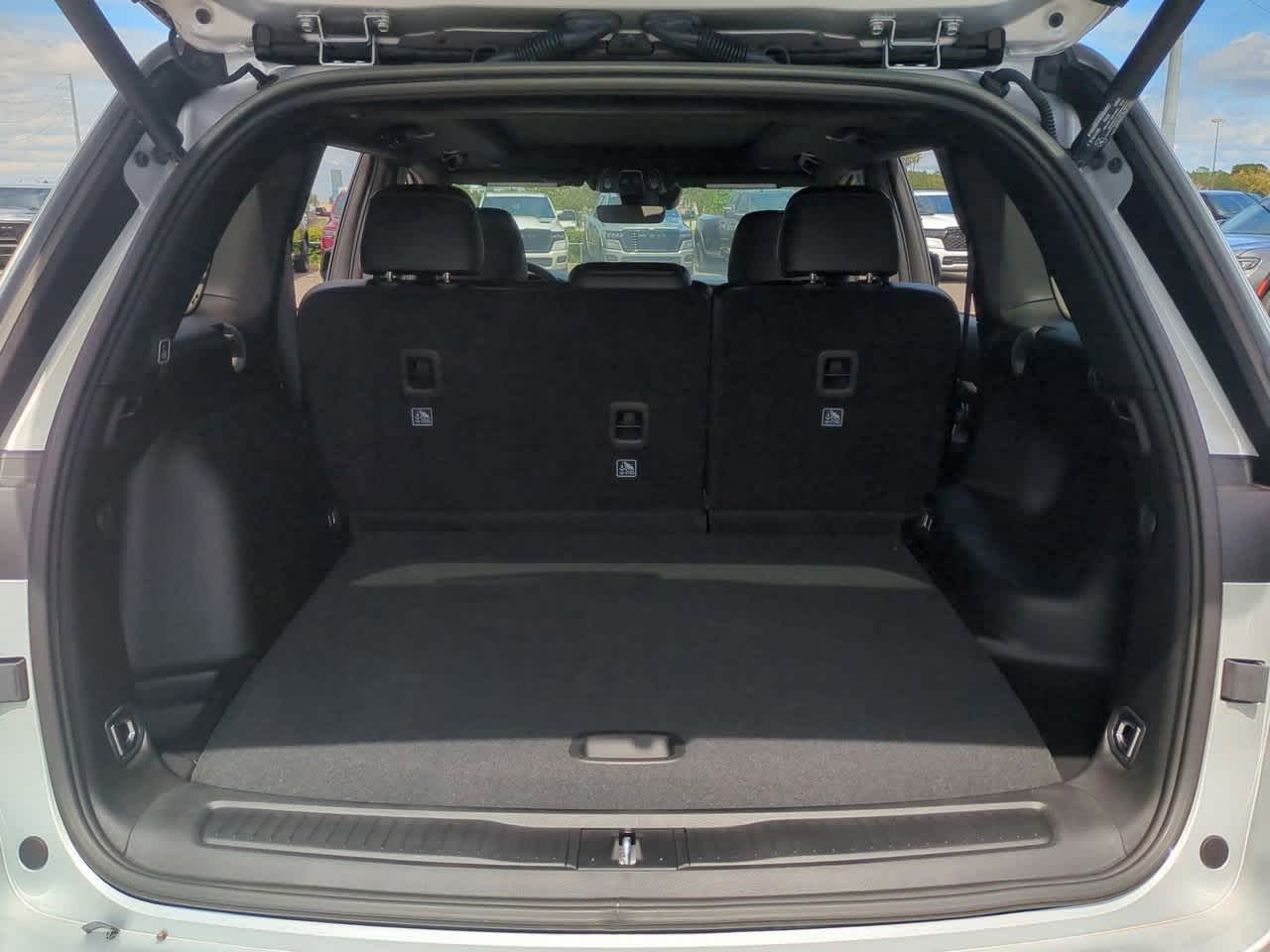 Thumbnail: 2025 Jeep Grand Cherokee - 36