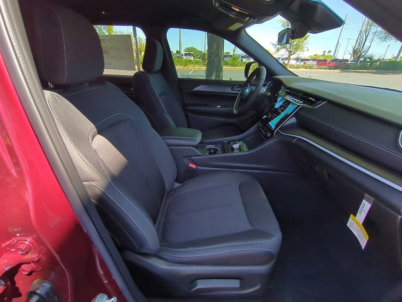 Thumbnail: 2025 Jeep Grand Cherokee L - 22