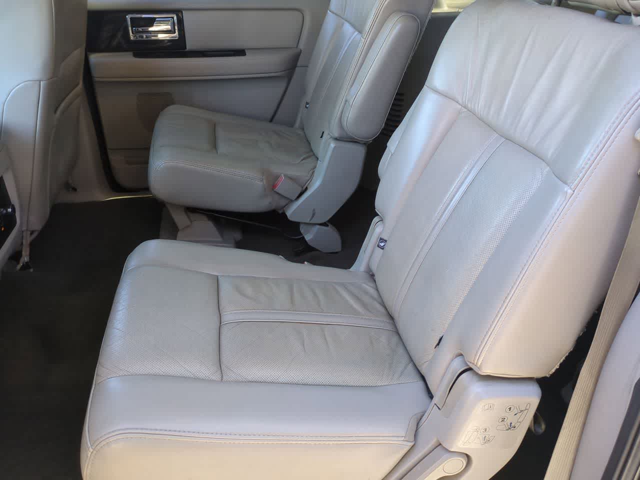 Thumbnail: 2017 Lincoln Navigator L - 21