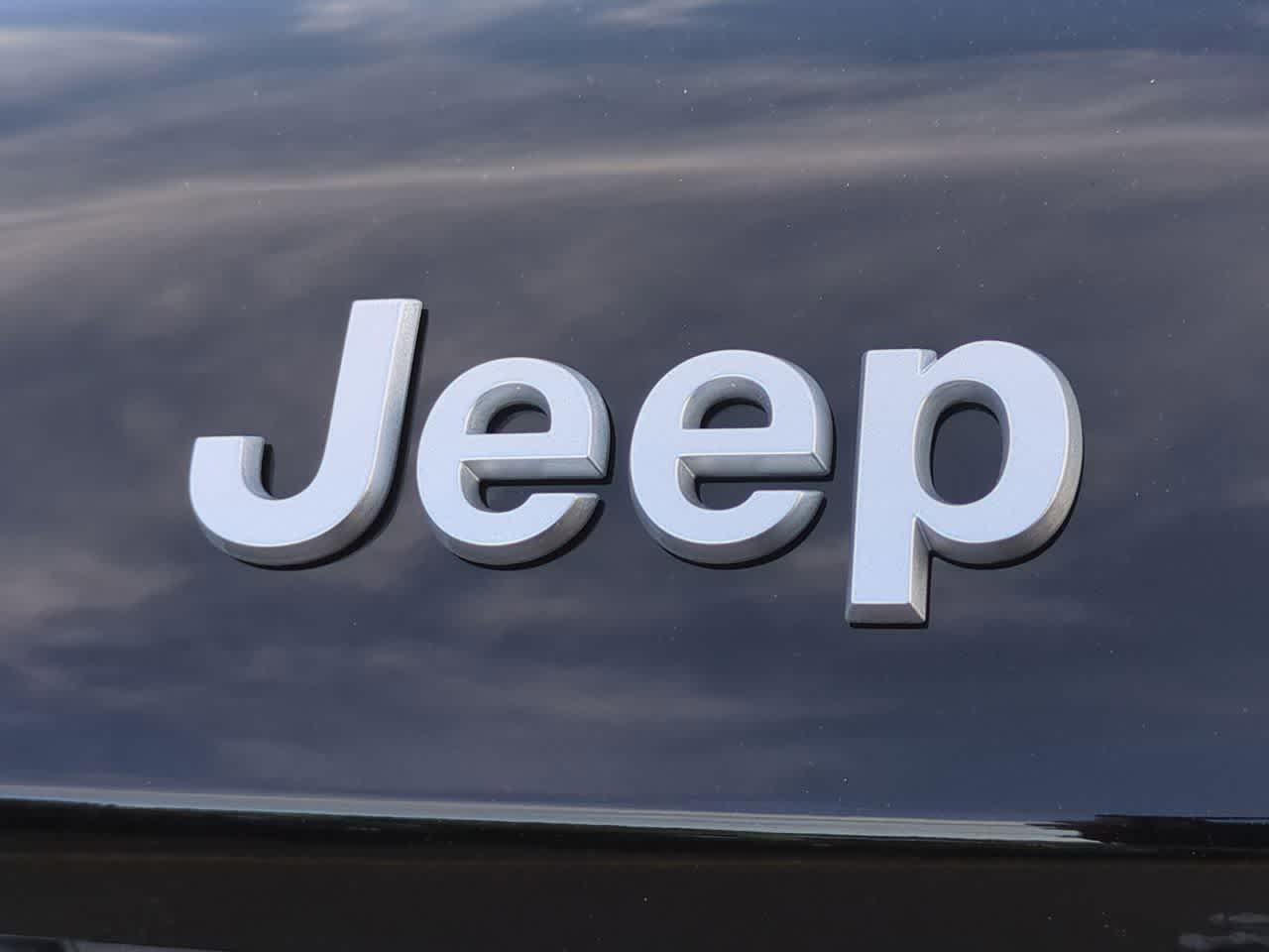 Thumbnail: 2025 Jeep Grand Cherokee - 12