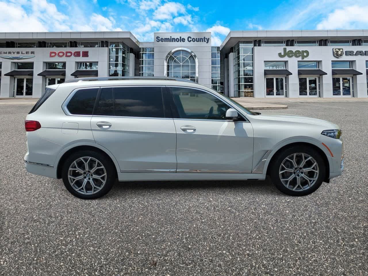 2022 BMW X7 xDrive40i 9