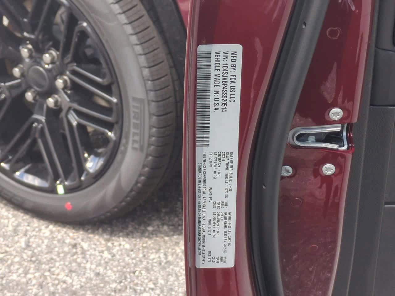 Thumbnail: 2025 Jeep Wagoneer - 36