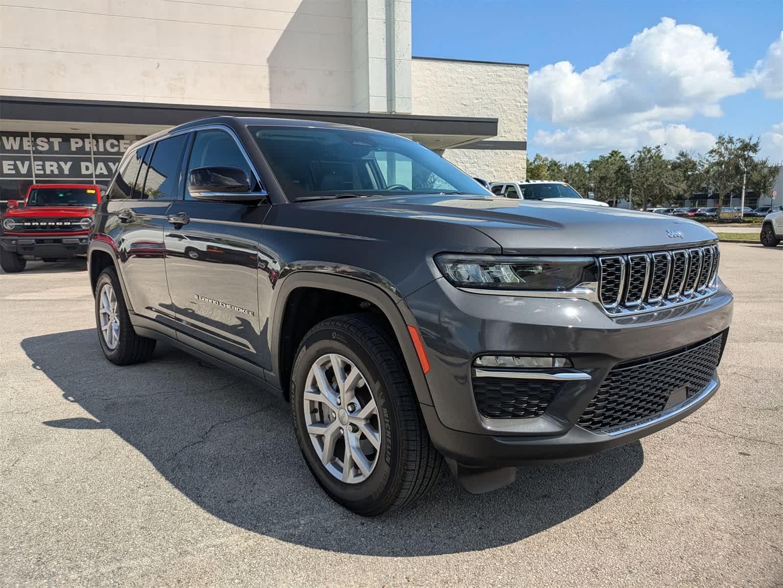Thumbnail: 2022 Jeep Grand Cherokee - 3
