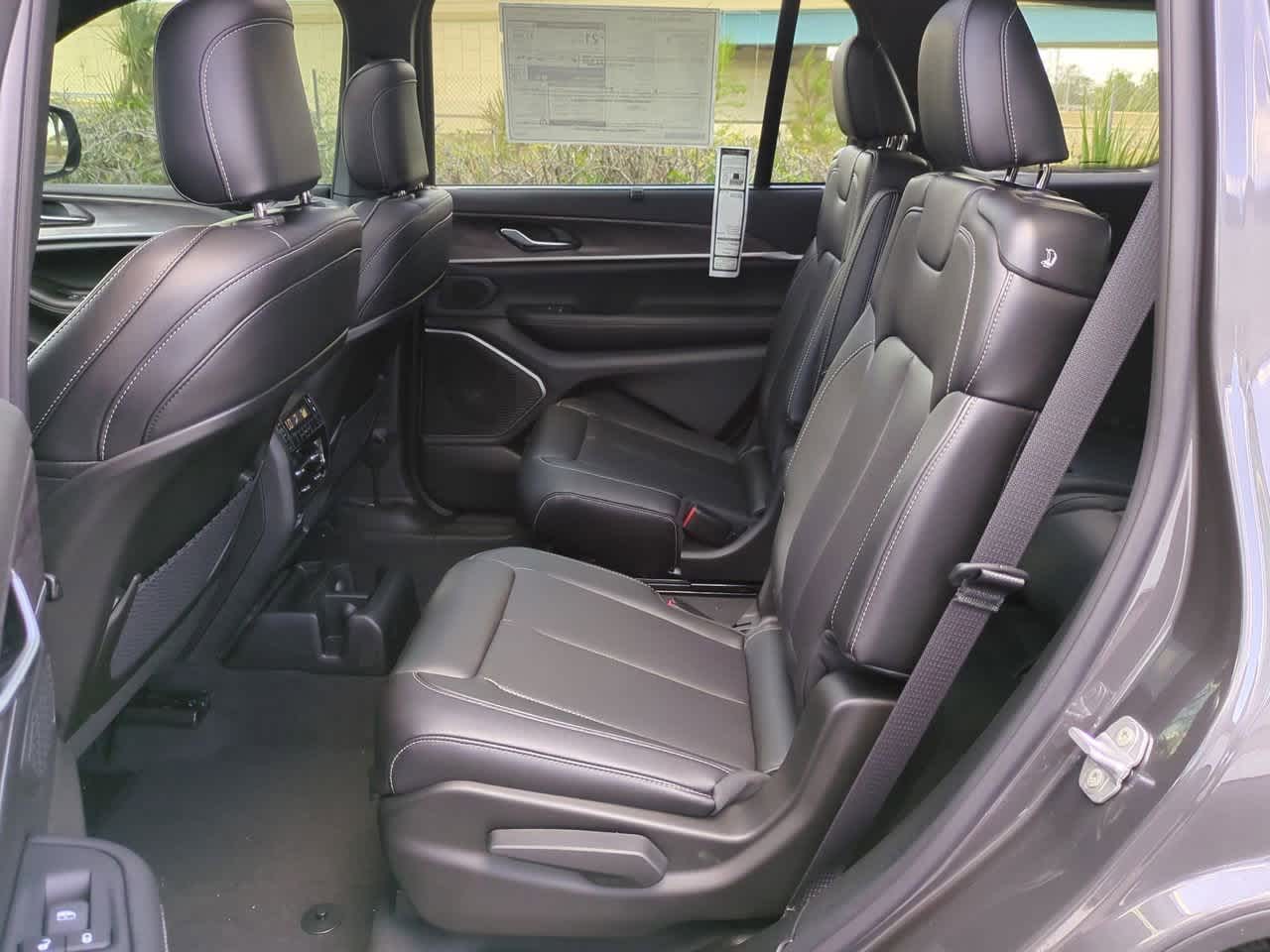 2025 Jeep Grand Cherokee L Limited Edition 21