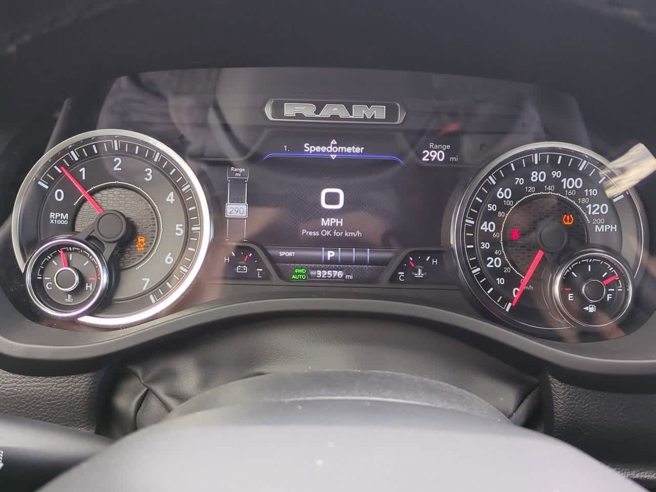 Thumbnail: 2025 RAM 1500 - 34