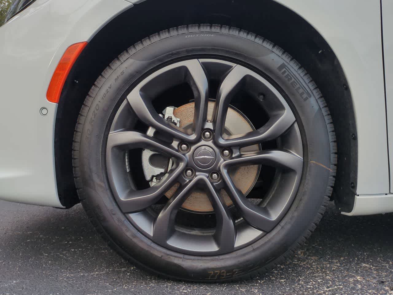 Thumbnail: 2026 Chrysler Pacifica - 14