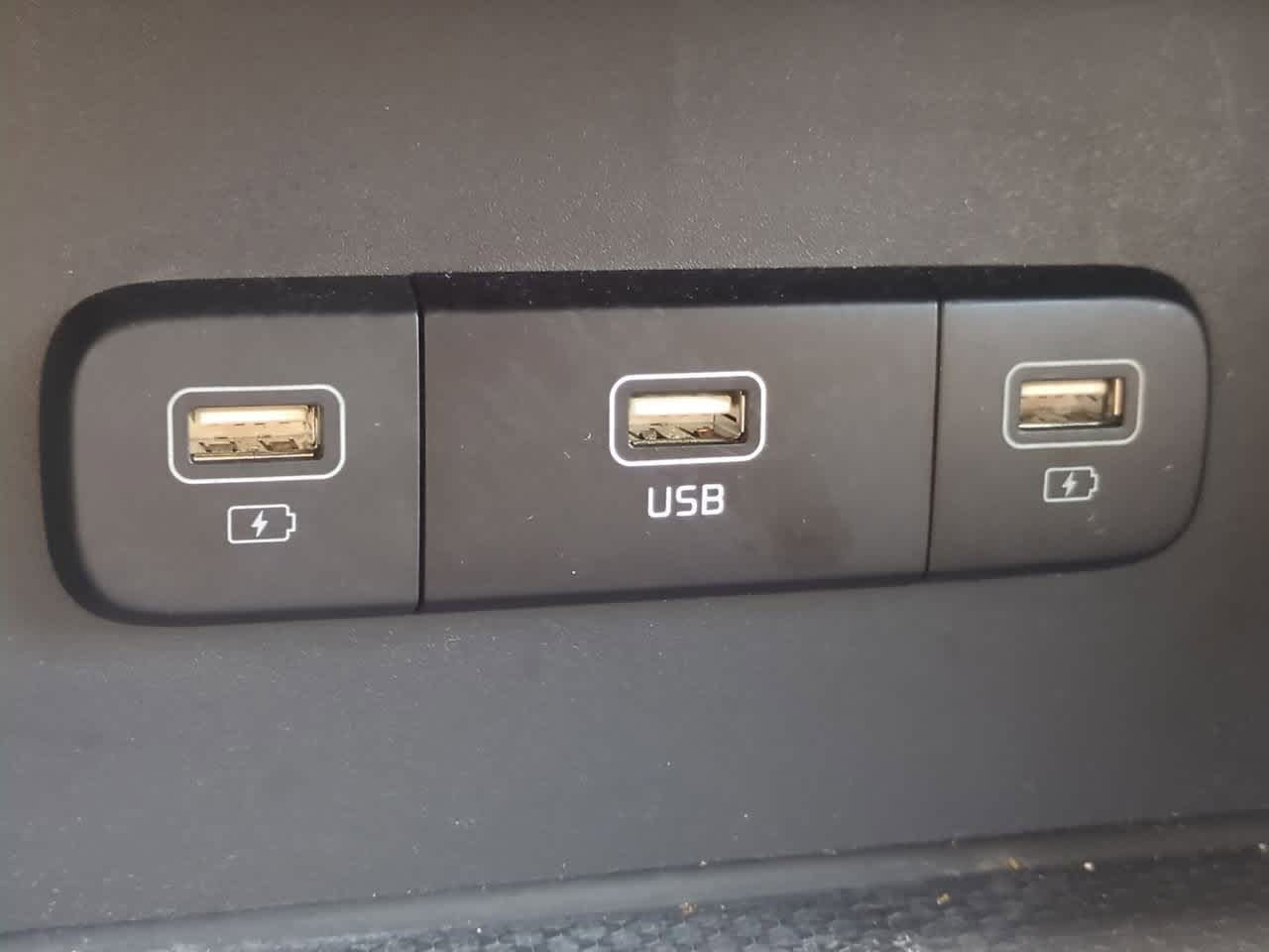 2024 Kia Carnival LX 31