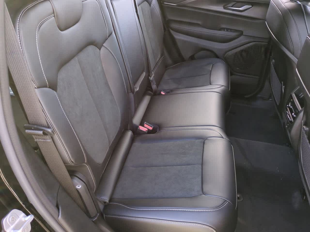 Thumbnail: 2025 Jeep Grand Cherokee - 21