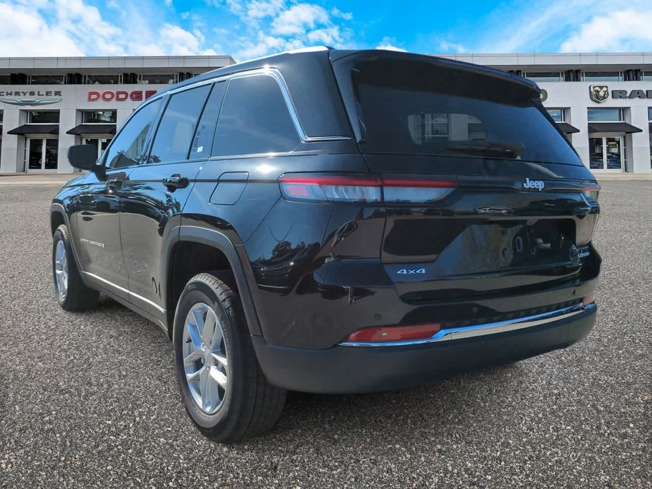 Thumbnail: 2025 Jeep Grand Cherokee - 6