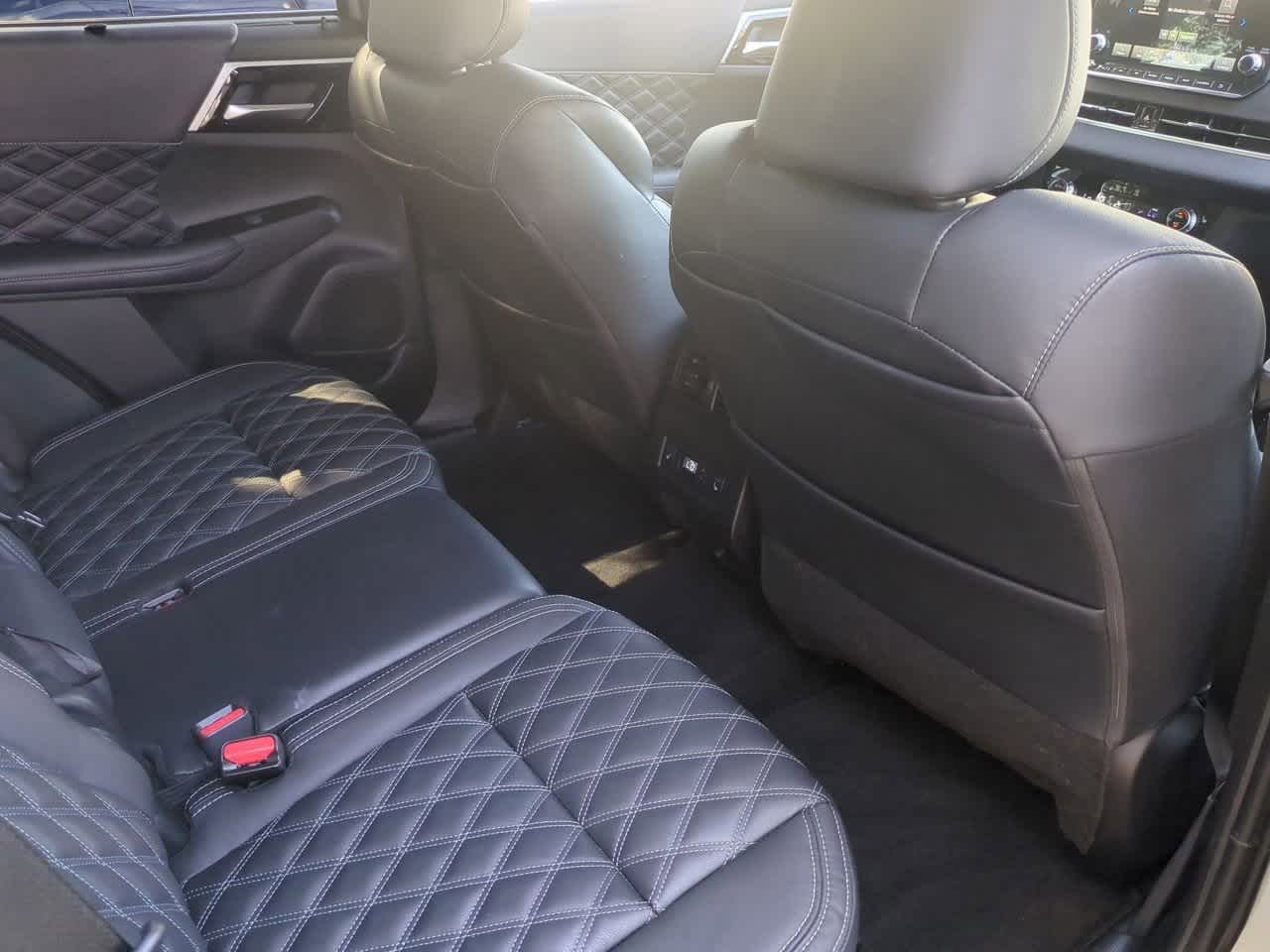 Thumbnail: 2024 Mitsubishi Outlander - 19