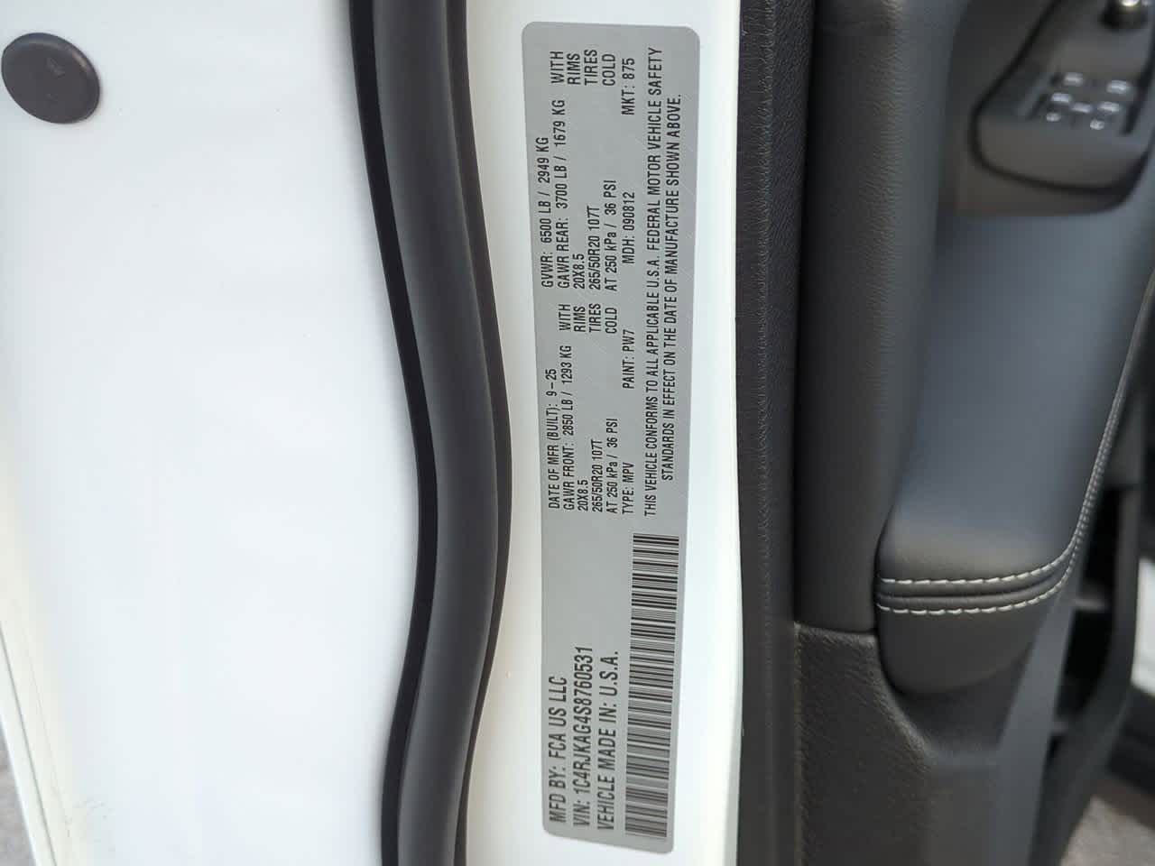 Thumbnail: 2025 Jeep Grand Cherokee L - 37