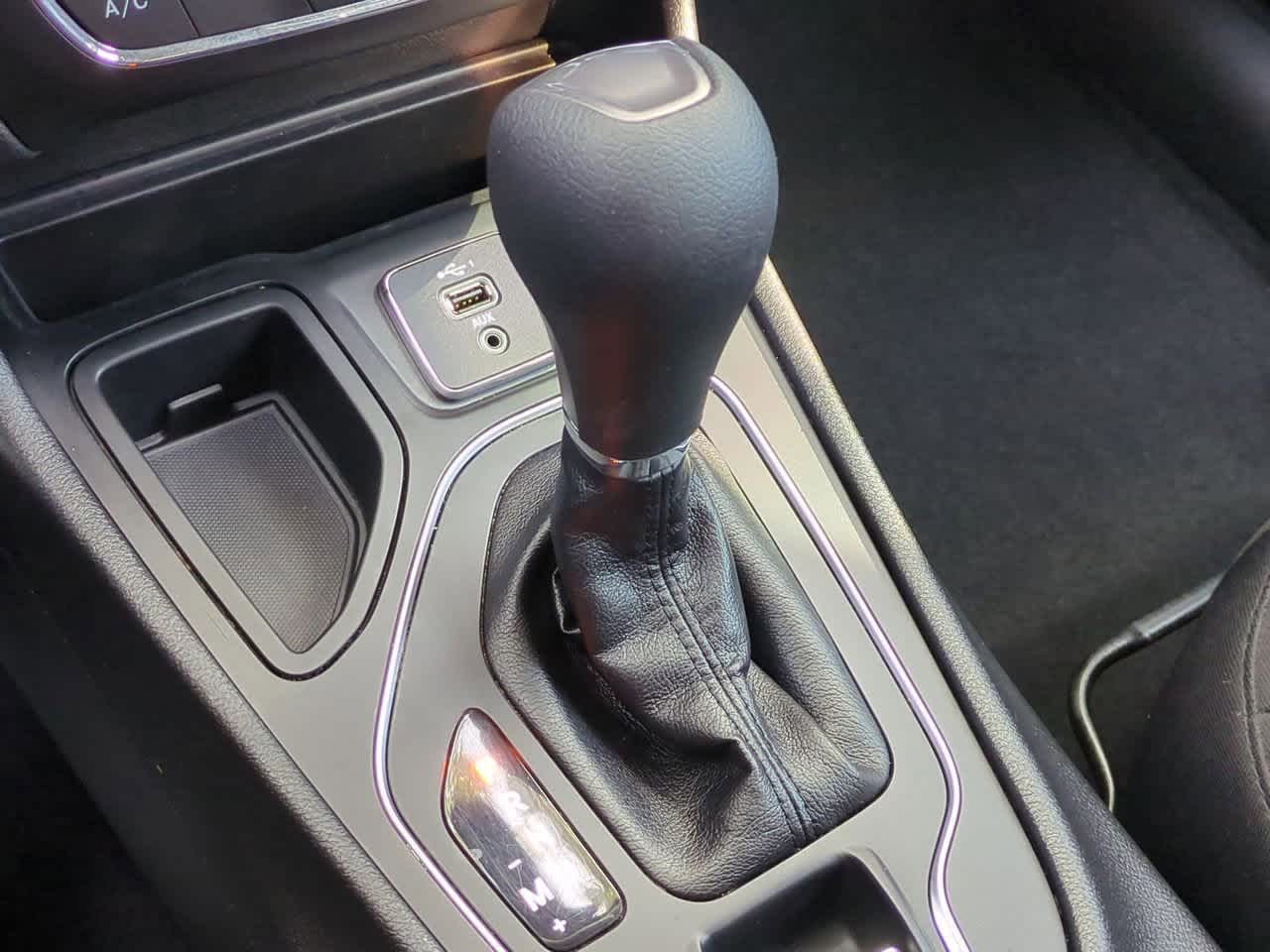 Thumbnail: 2020 Jeep Cherokee - 32