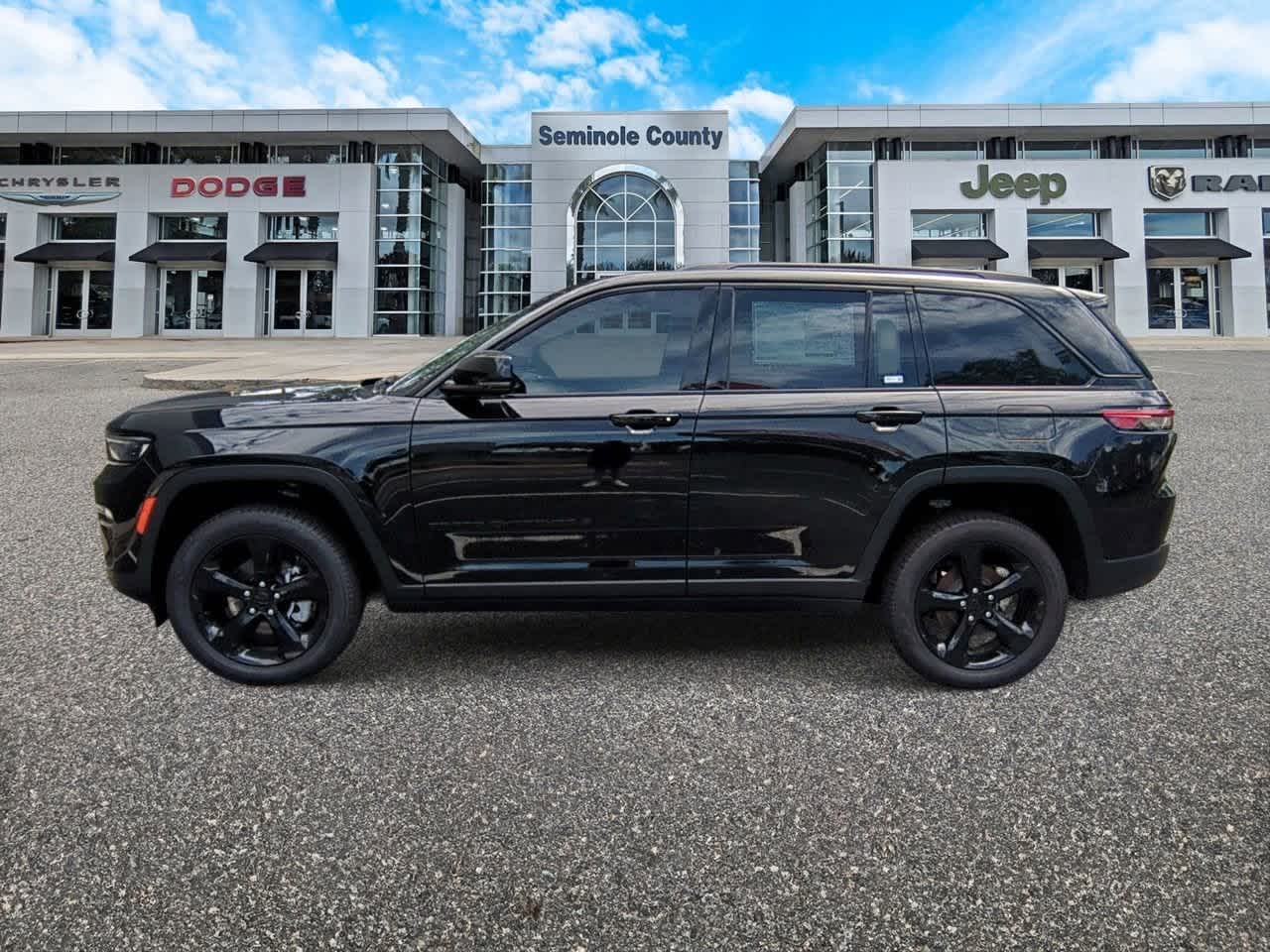 Thumbnail: 2025 Jeep Grand Cherokee - 5