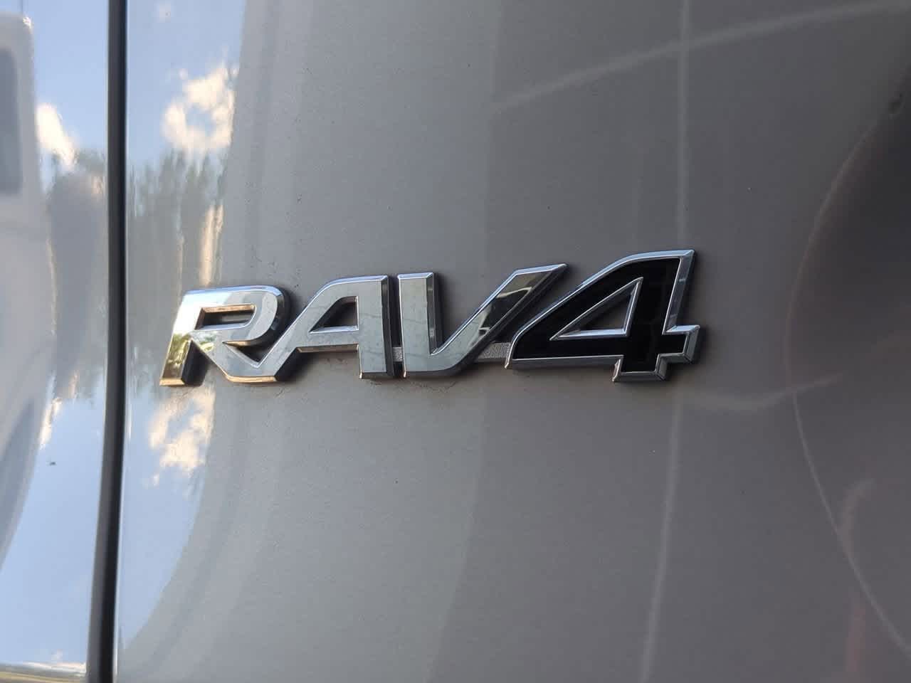Thumbnail: 2019 Toyota RAV4 - 13