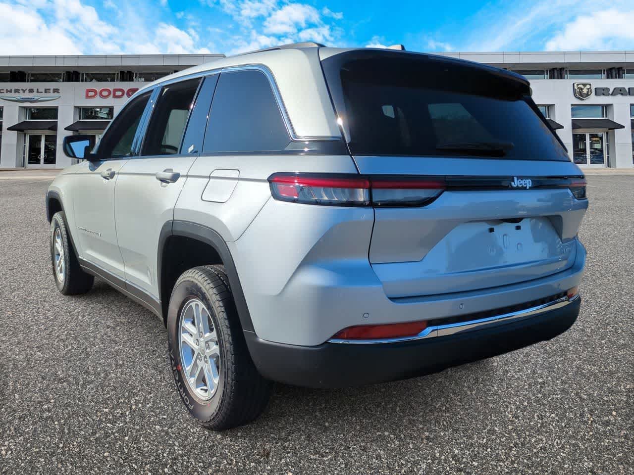 Thumbnail: 2025 Jeep Grand Cherokee - 6