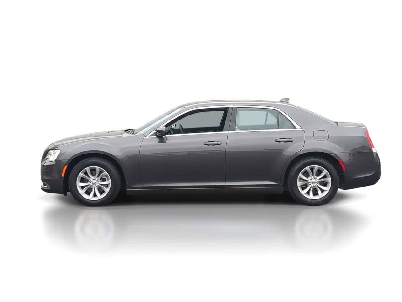 Thumbnail: 2023 Chrysler 300 - 5