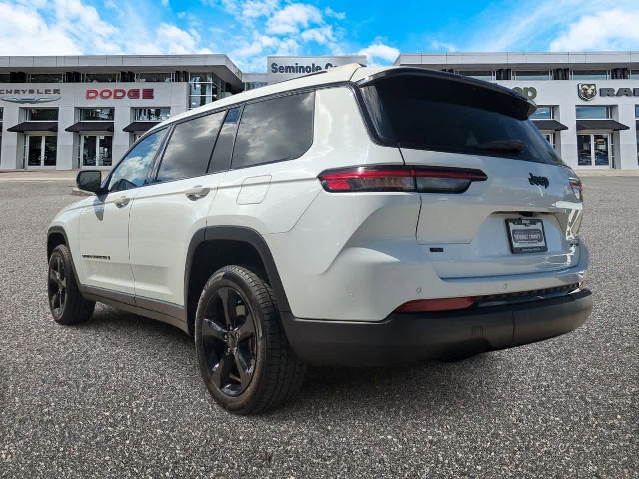 Thumbnail: 2023 Jeep Grand Cherokee L - 6