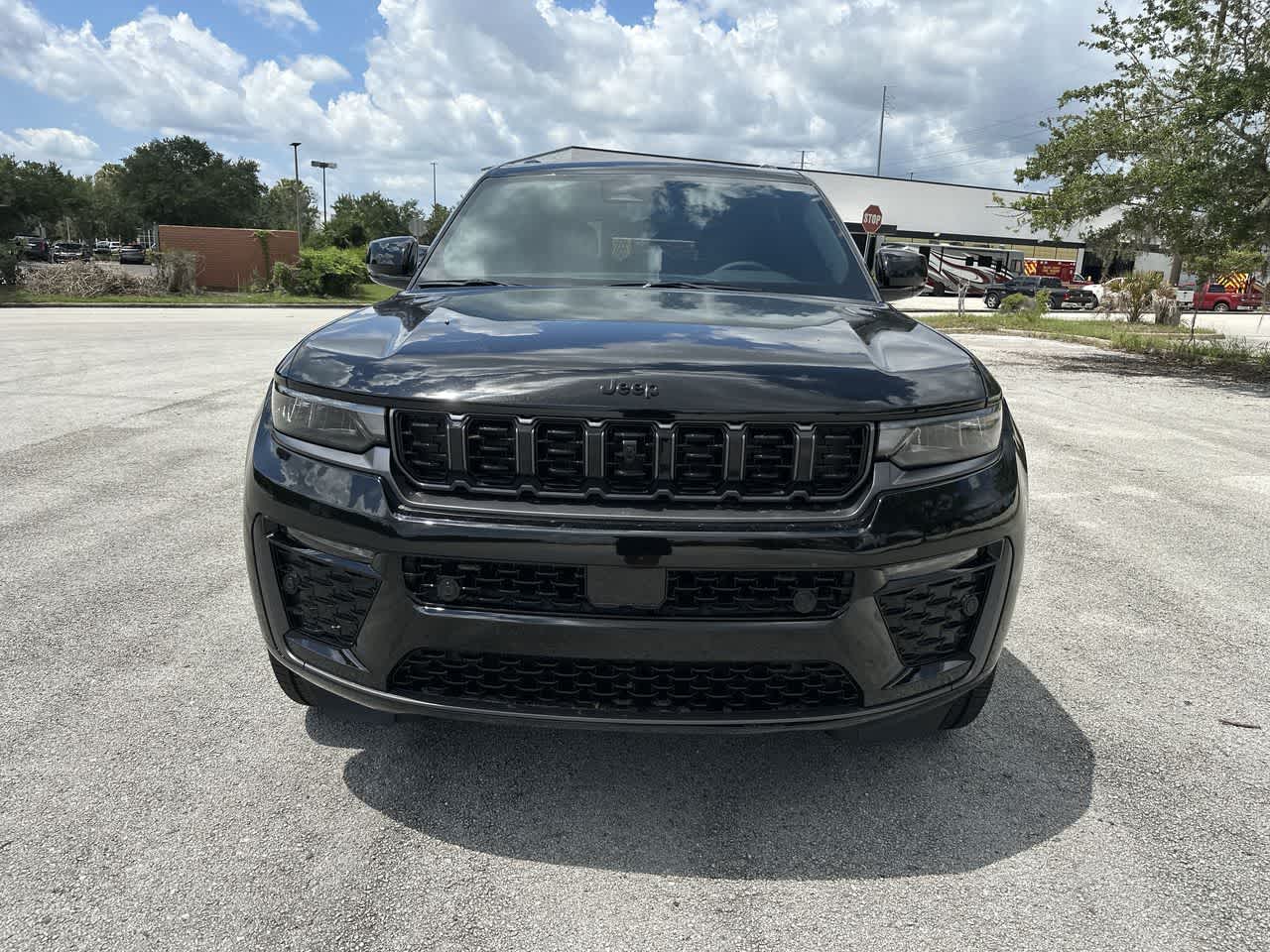 Thumbnail: 2026 Jeep Grand Cherokee - 17