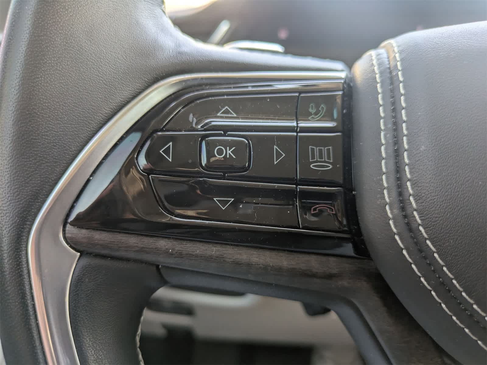 Thumbnail: 2022 Jeep Grand Cherokee L - 9