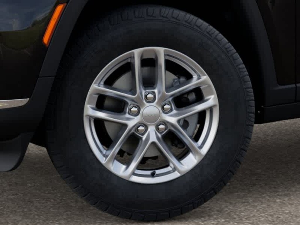 New 2025 Jeep Grand Cherokee L Laredo SUV
