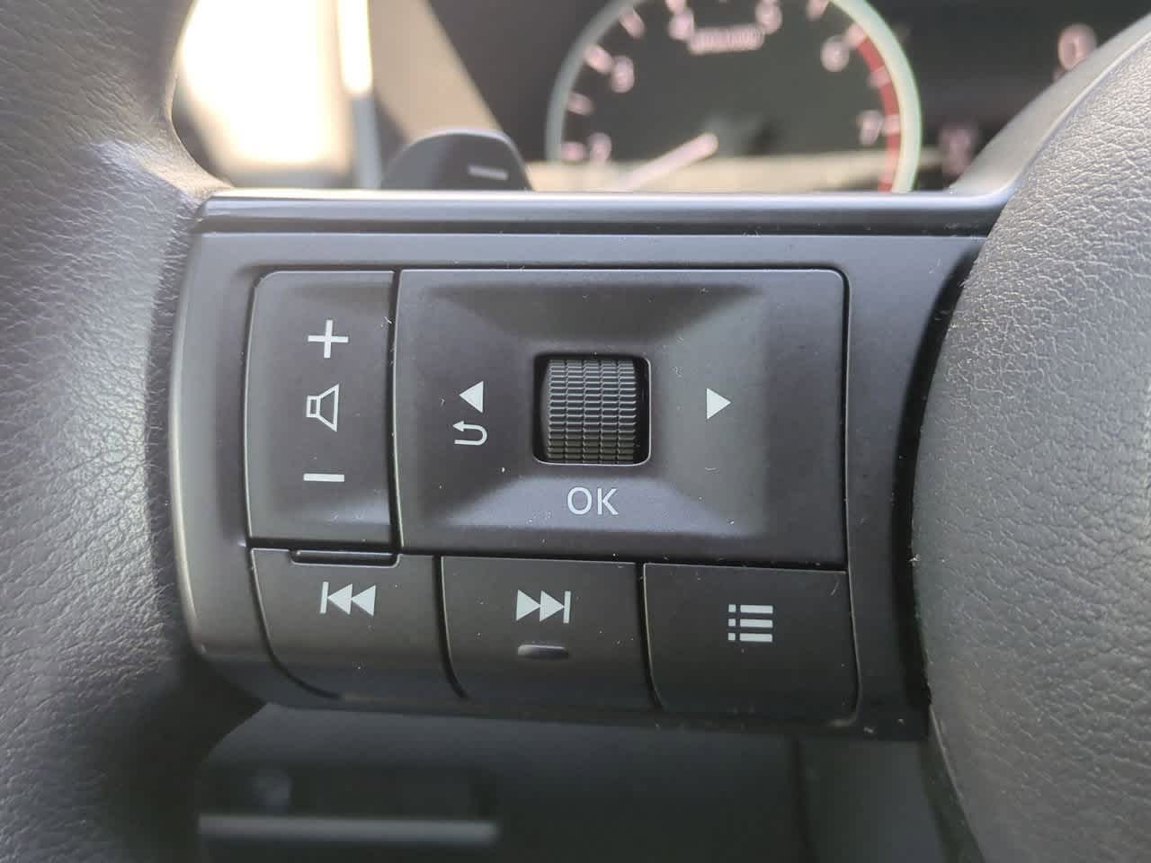 Thumbnail: 2023 Nissan Rogue - 24